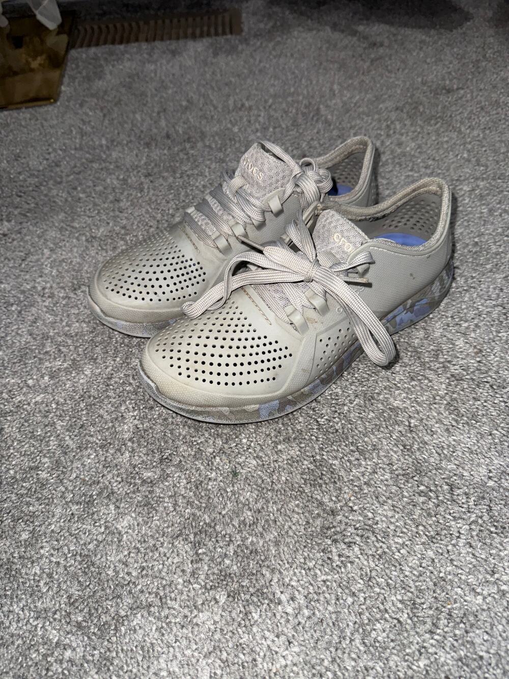 Crocs literide camo pacer sneakers women’s size 8